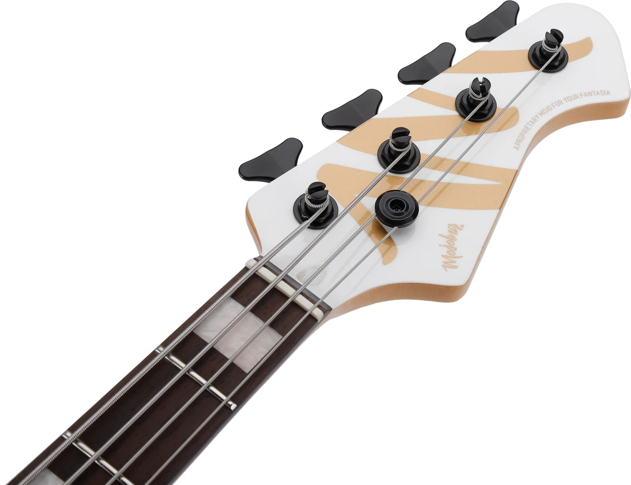 M550S（WG）のヘッド。大きな M のグラフィックとブラックのペグ